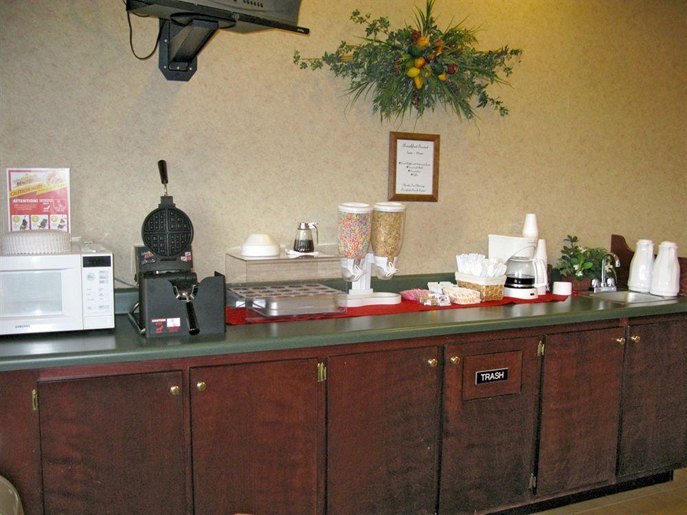 Deerfield Inn And Suites Steele Extérieur photo